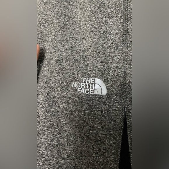 The North Face Girls Flashdry Cropped Leggings Gray Black Size Large 14/16 - Picture 6 of 7
